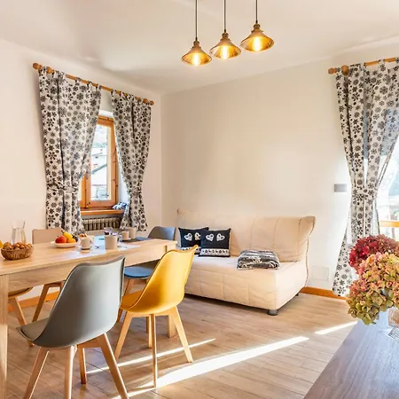 La Apartment *