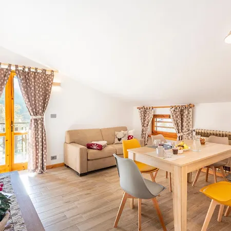 Apartment La *