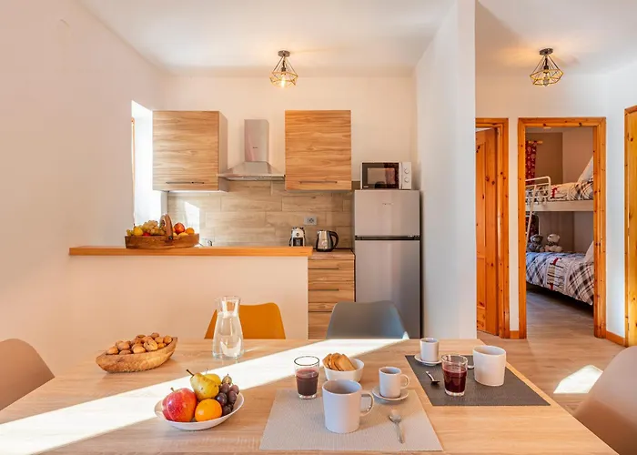 Apartment La *